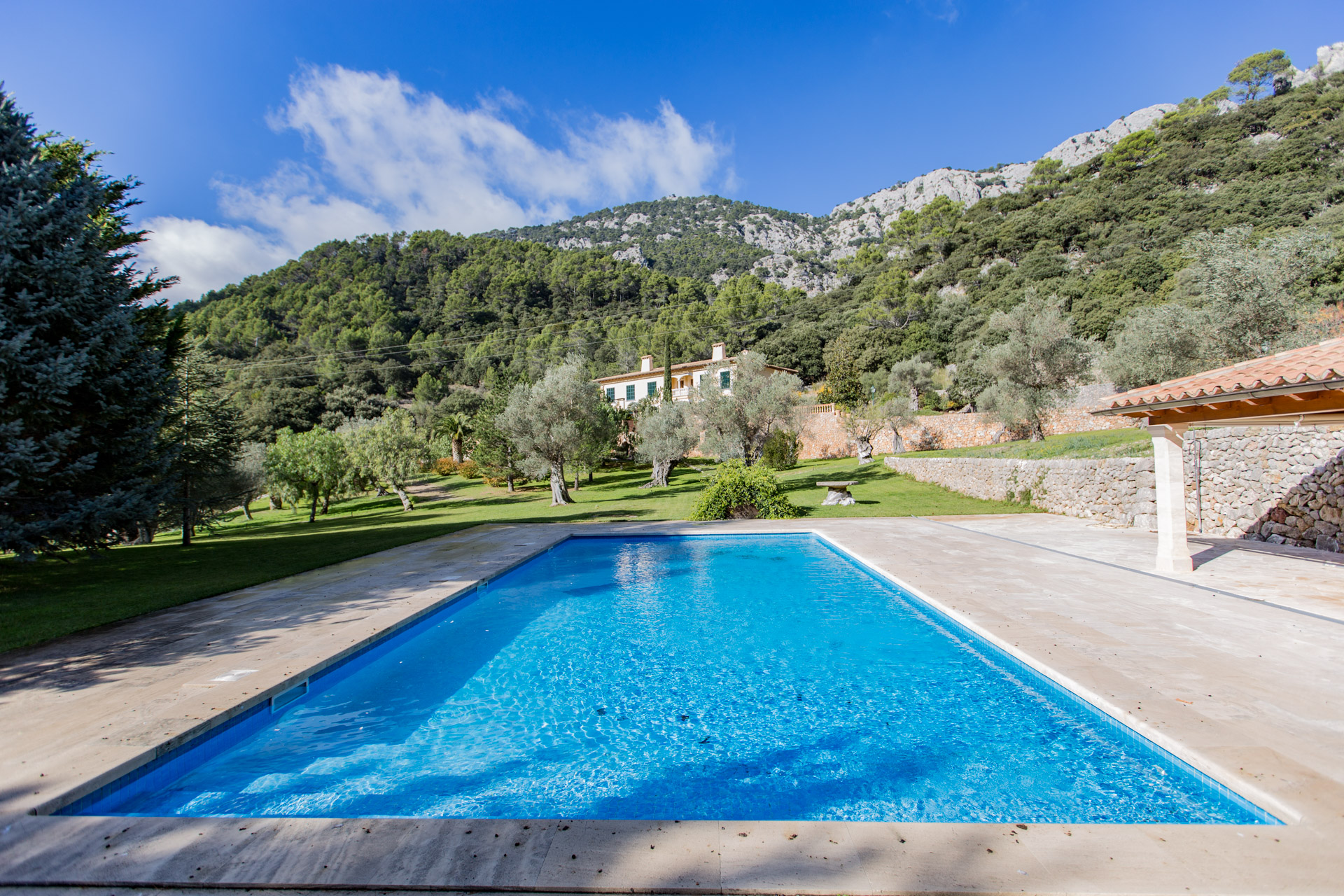 Preciosa finca situada en un lugar idílico en Orient