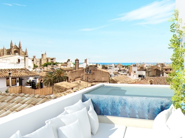 Penthouse mit Pool in einem historischem Stadtpalast