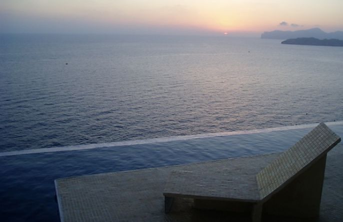 Chalet moderna en primera linea de mar en El Toro