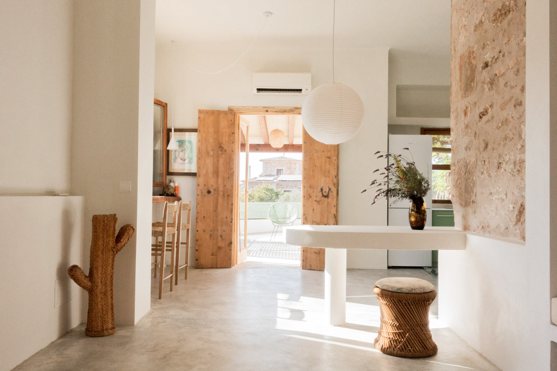 Casita totalmente reformada con mucho encanto con terraza en Cala Llombards