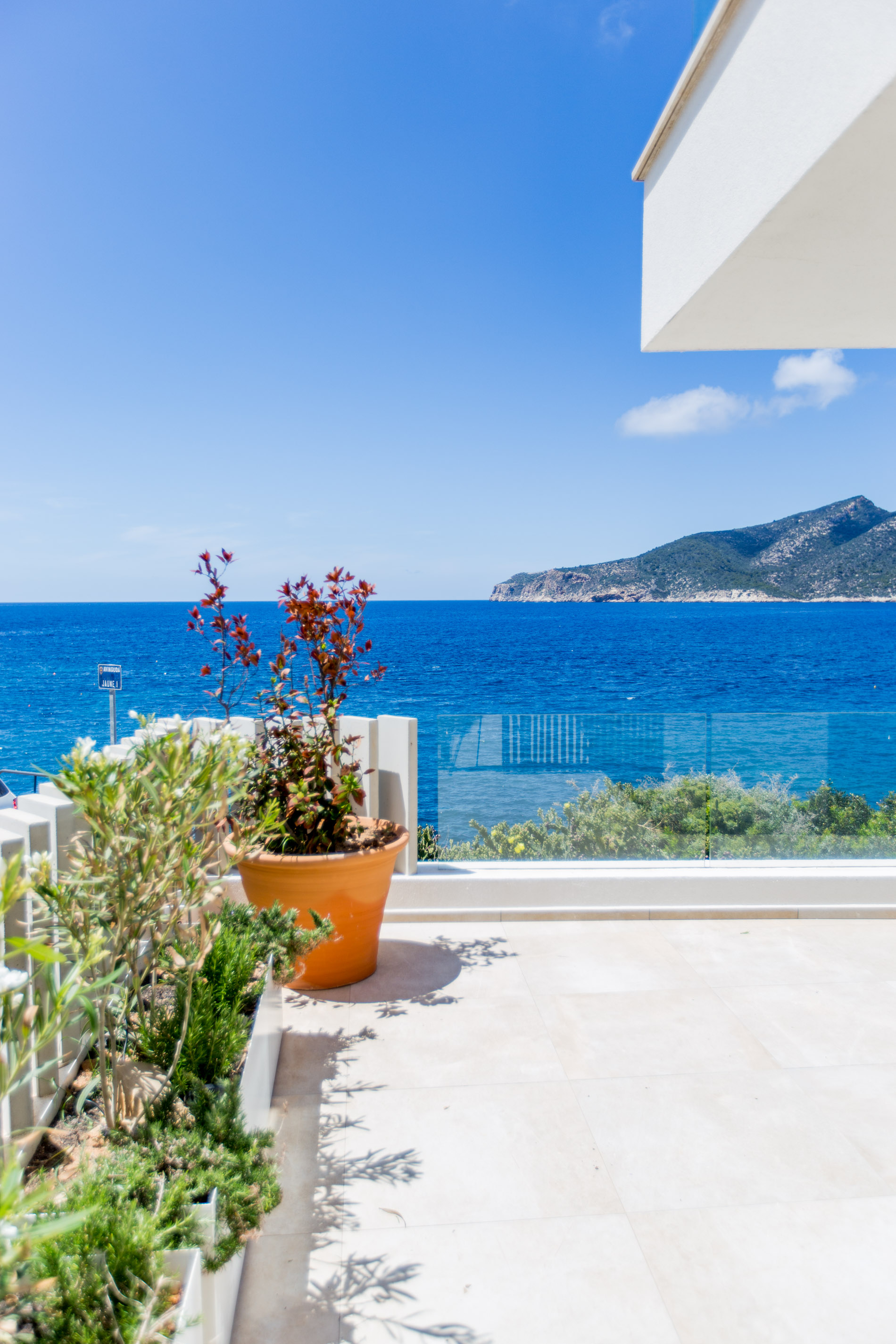 Planta baja en primera linea del mar con vistas increíbles al mar en San Telmo