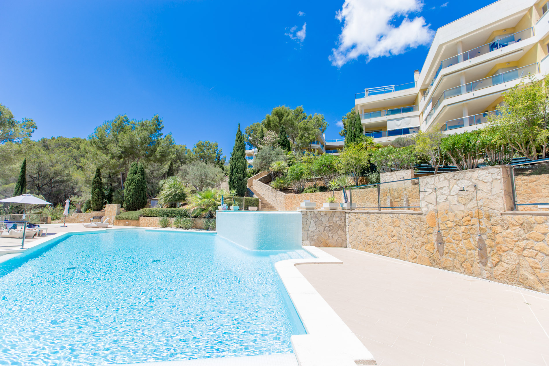 Ático de dos dormitorios con terraza solarium en Sol de Mallorca