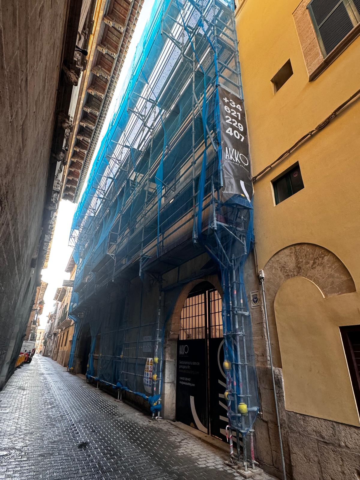 Edificio para hacer 3 pisos o una casa entera en casco antiguo