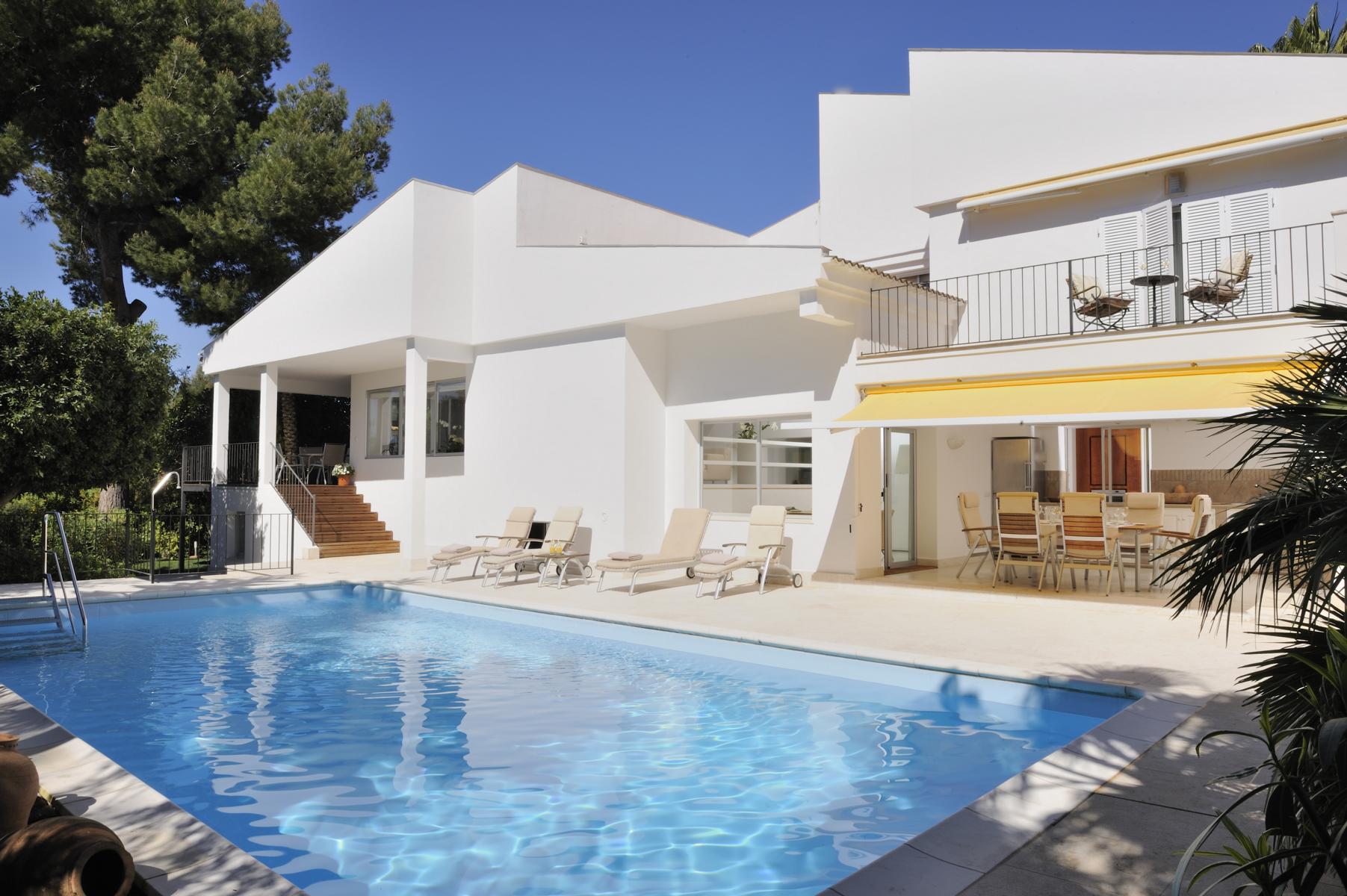 Villa con vistas la mar y licencia vacacional en Cas Catala