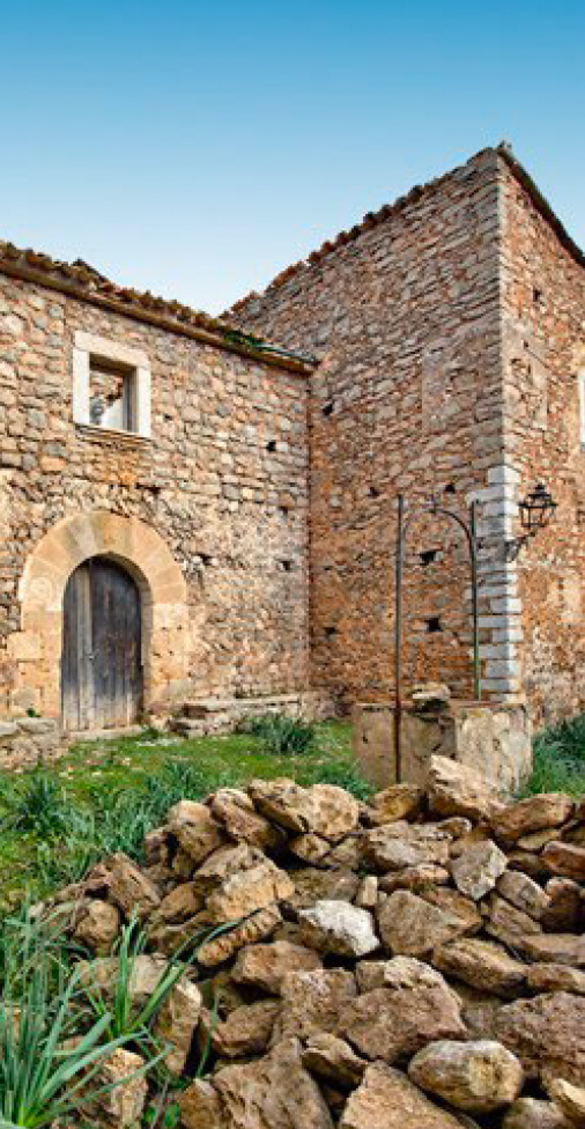 Dos Posesiones mallorquinas en el entorno paradisíaco del Valle de Orient.