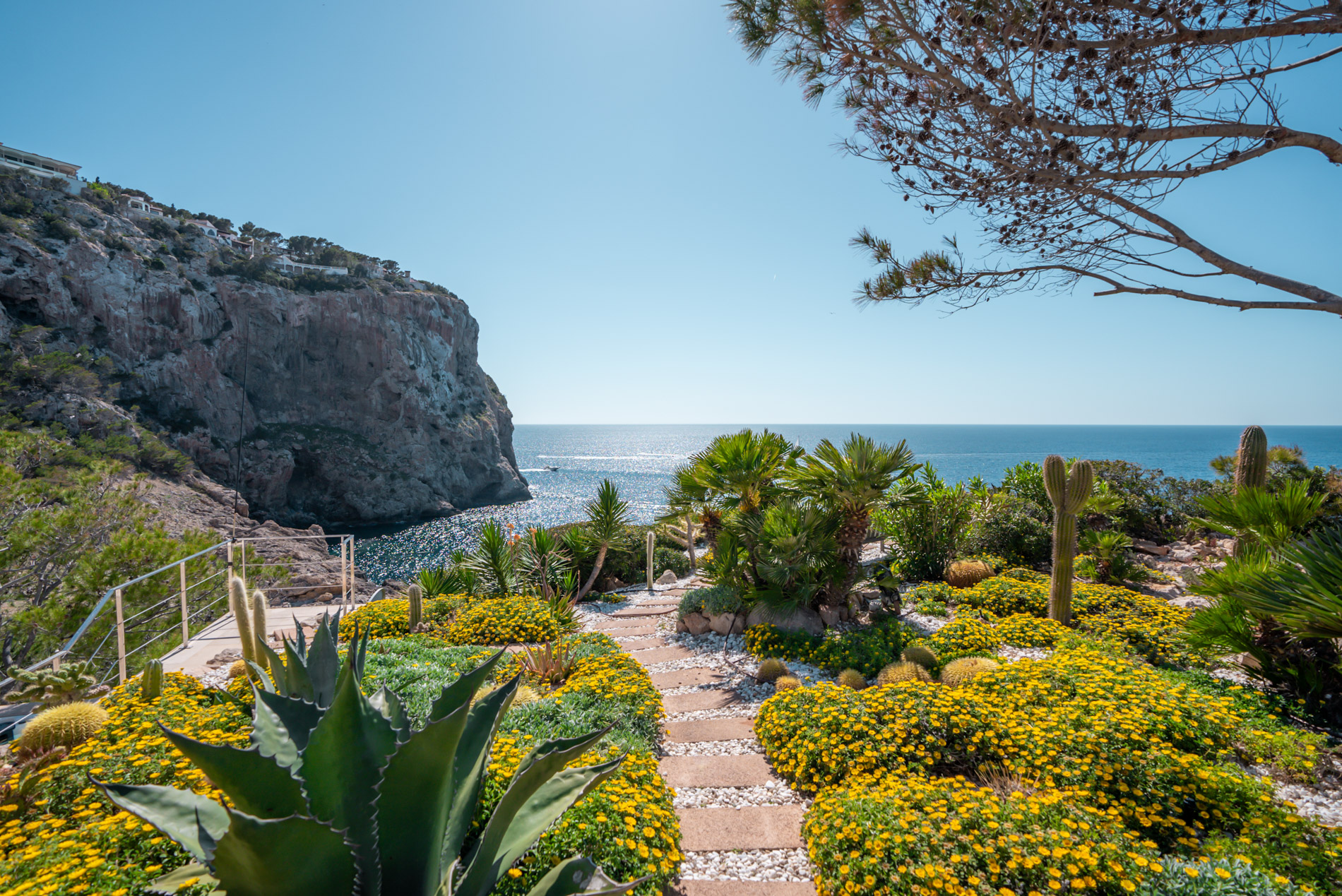 Villa in erster Meereslinie in La Mola, Puerto Andratx