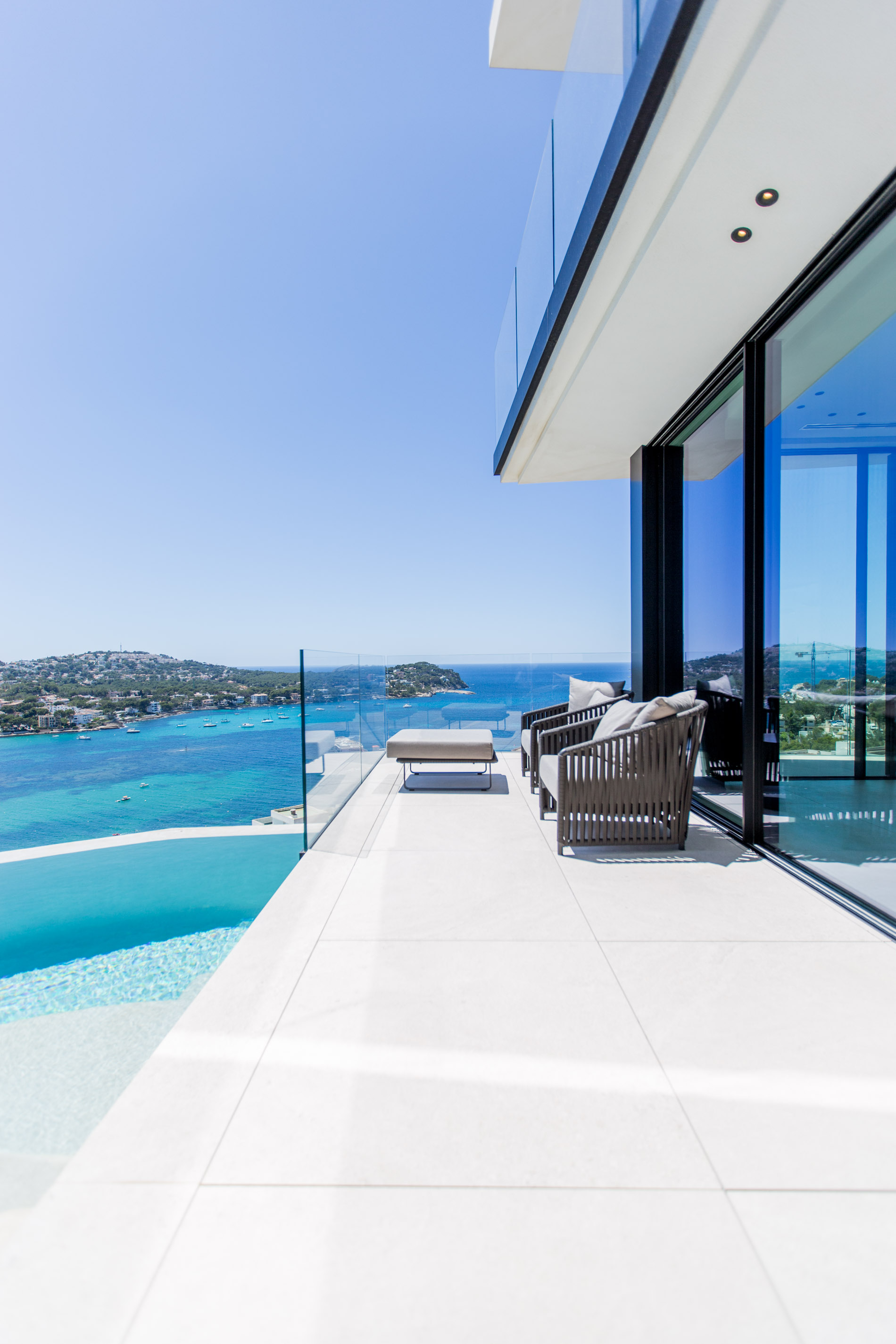 Una villa que convierte el paisaje en arte y el hogar en experiencia en Santa Ponsa