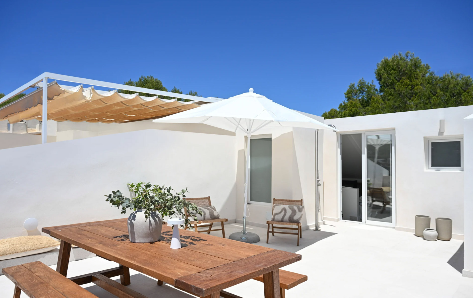 Apartamento dúplex recién reformado con vistas al mar en Cas Catala