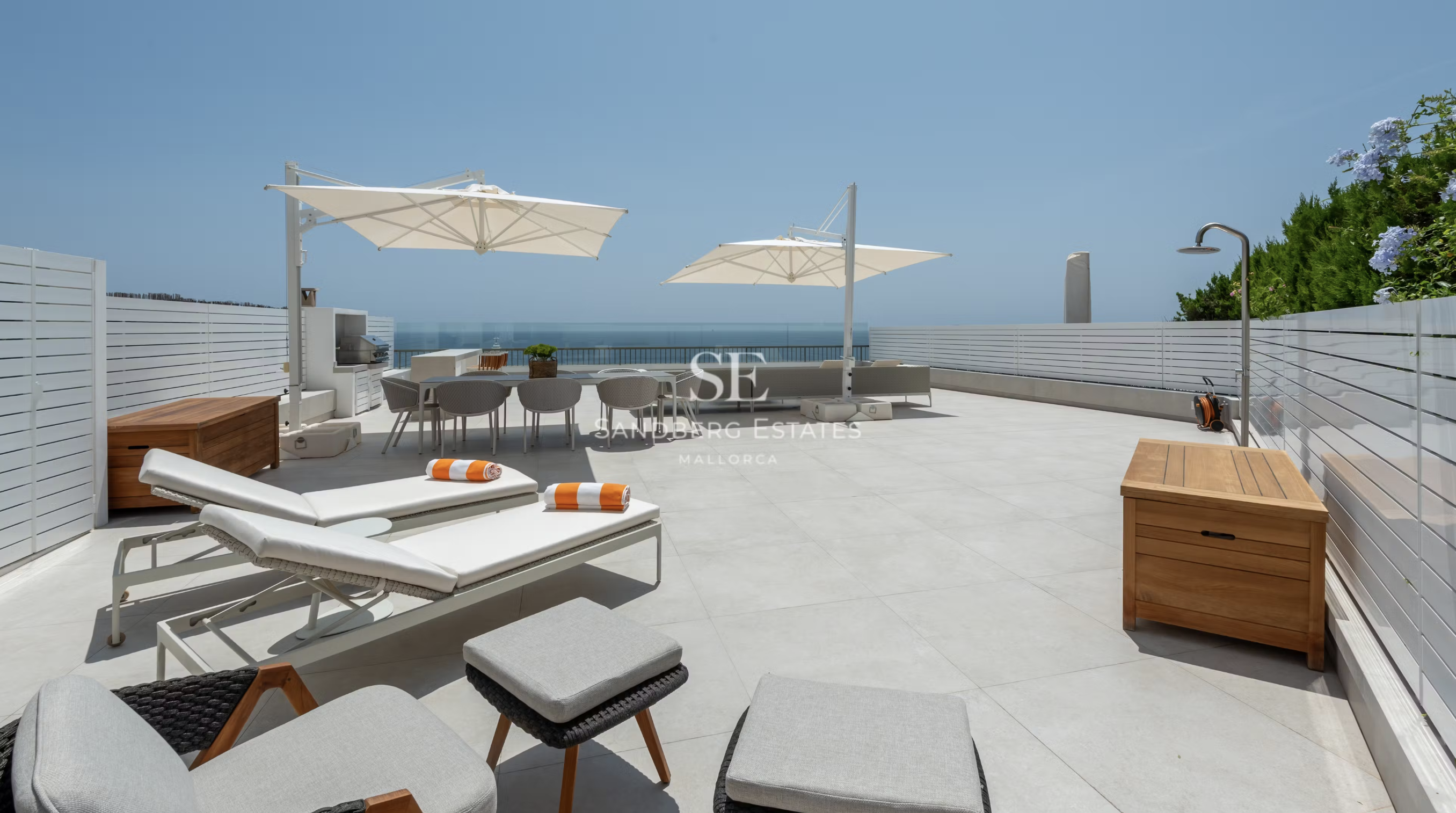 Elegancia con vistas al mar en el corazón de Puerto Portals