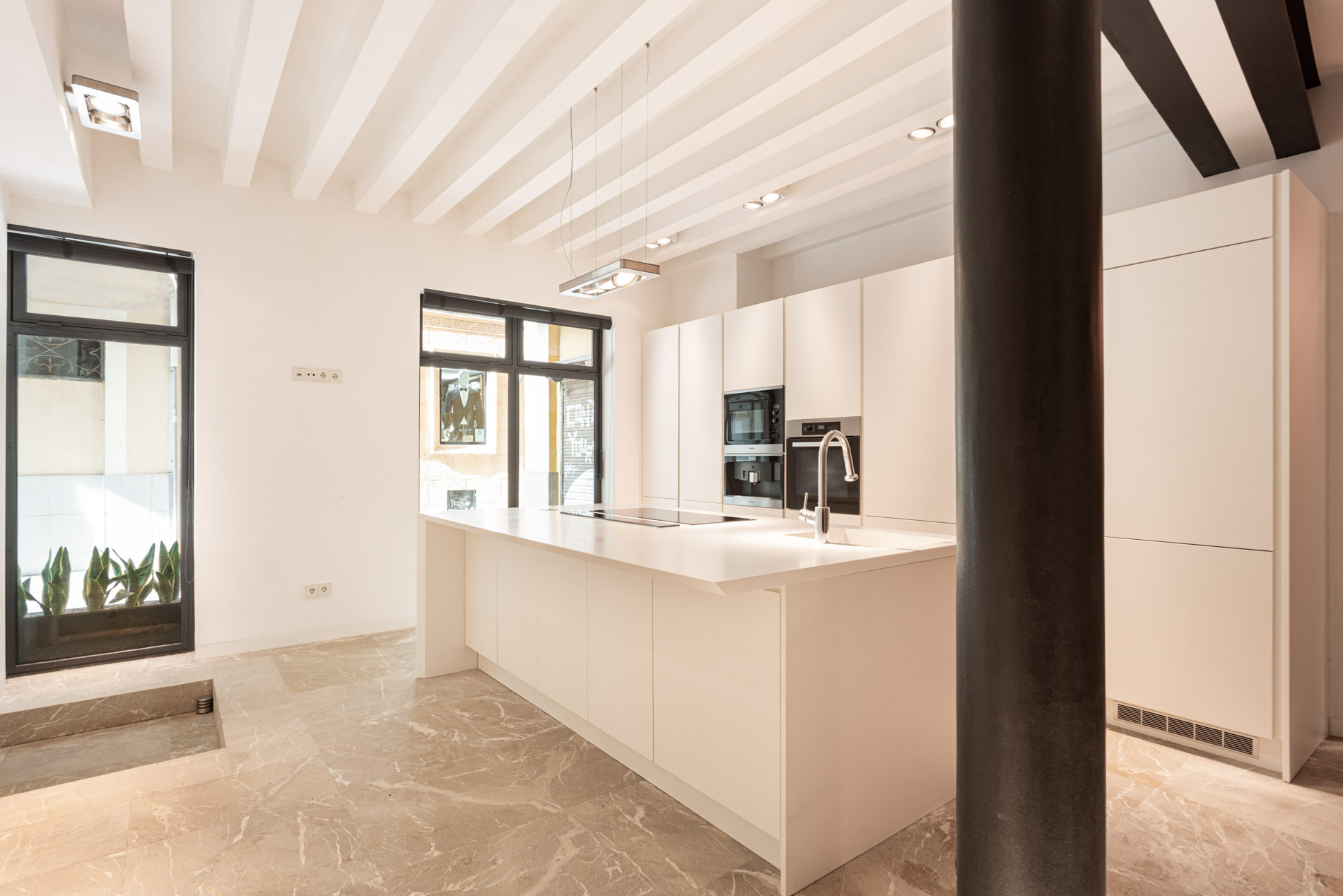 Dúplex de estilo industrial en el casco antiguo de Palma