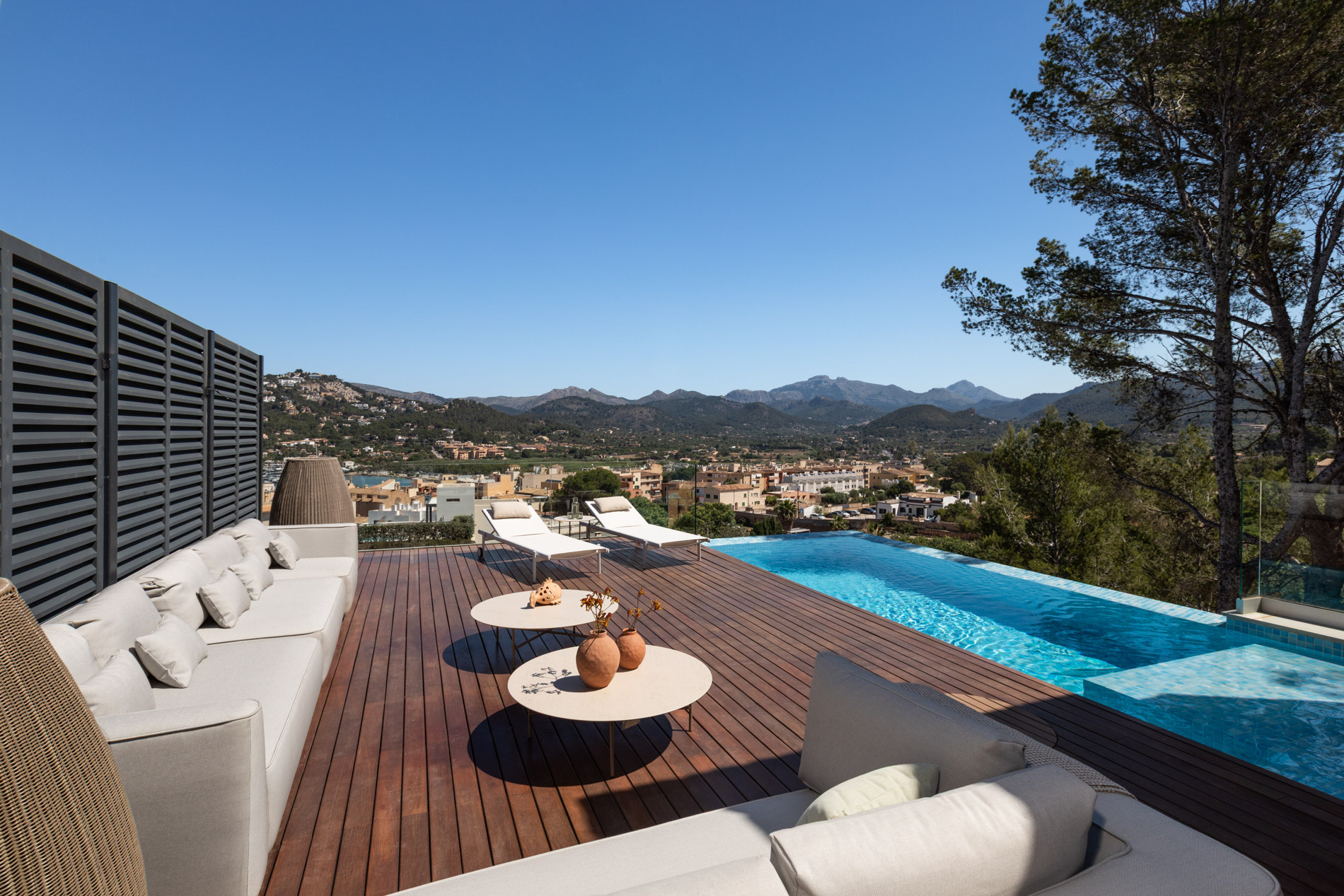 Design villa in a great location in Puerto Andratx — photo 1