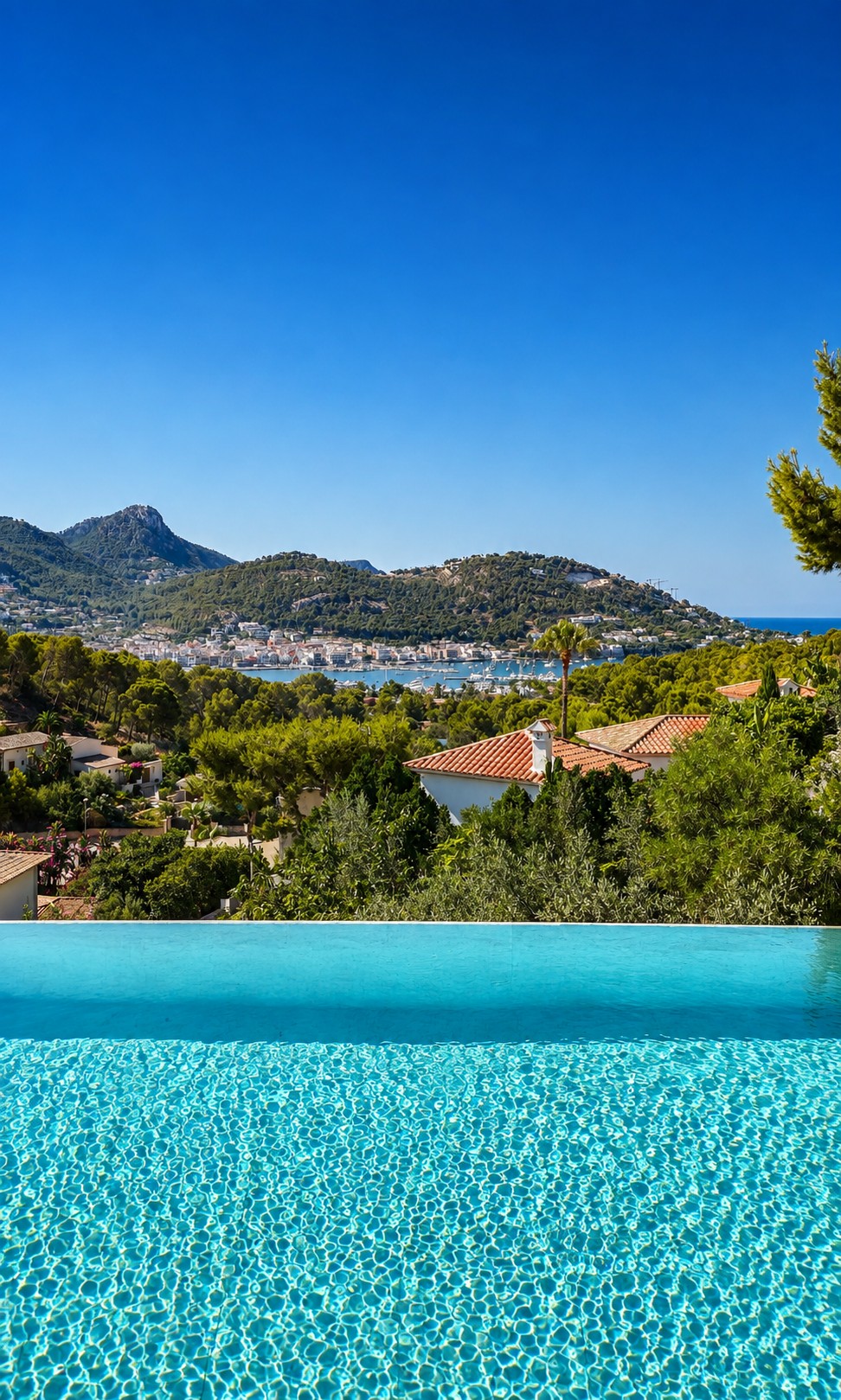 Contemporary villa with open views of the port and the Mediterranean in Port d'Andratx — photo 1